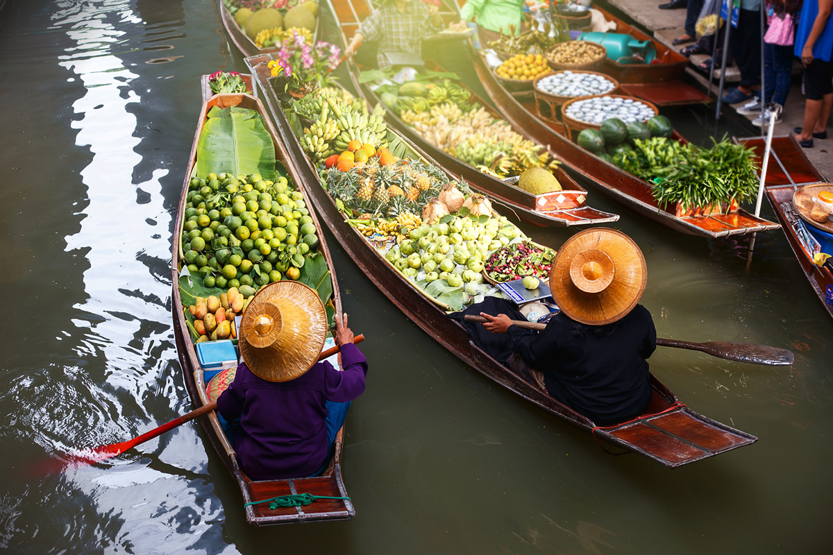 Tha Kha Floating Market