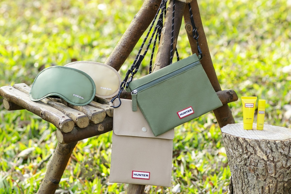 New Premium Economy Class Overnight Kit