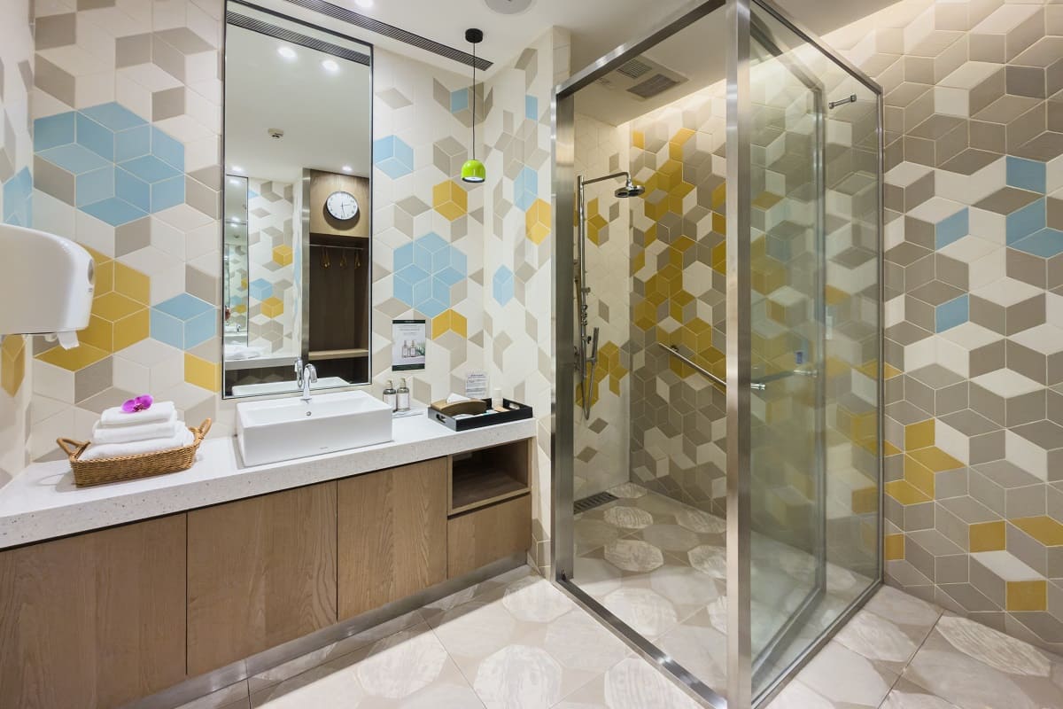 Shower Rooms in The Garden Lounge