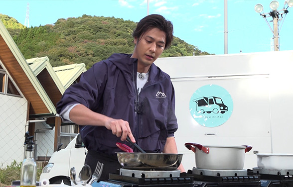 Moco's Travel Kitchen S2