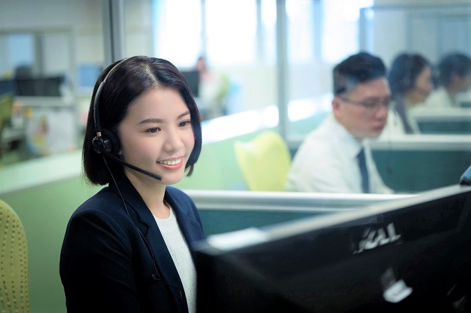 Global Customer Service in Chinese and English
